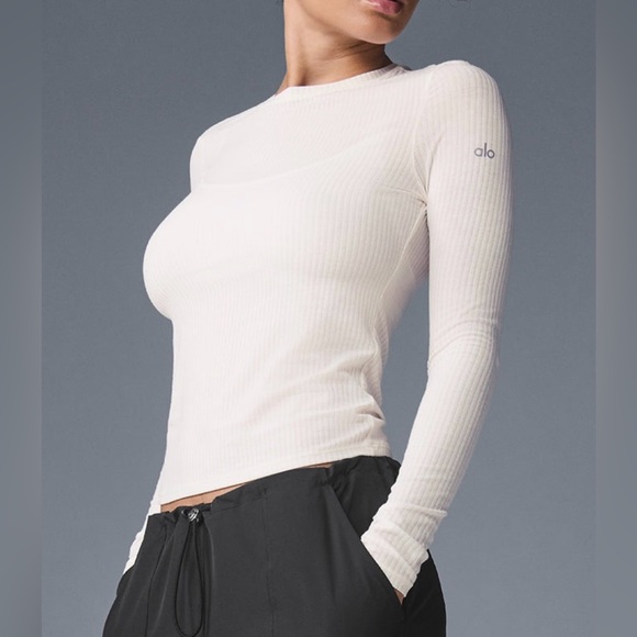 ALO Yoga Tops - ALO Yoga Women's Cream Ribbed Long Sleeve Tee
